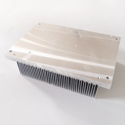 IGBT एंटीरस्ट लार्ज एल्युमिनियम हीट सिंक इलेक्ट्रॉनिक कंपोनेंट्स पिच 4mm